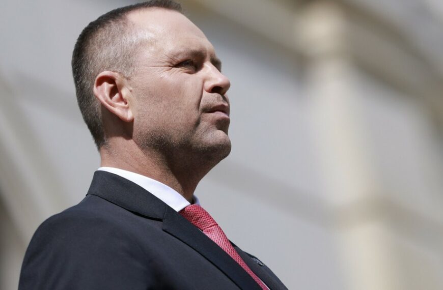 Polskie życie 19 SAFE: Przetargi anulowane po sprzeciwie Nawrockiego.