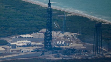 Eksplozja rakiety Jeffa Bezosa komplikuje plany Amazona. SpaceX umacnia pozycję
