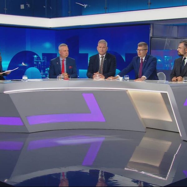 Studio w ogniu po uwagach Mentzena. Ostre komentarze.