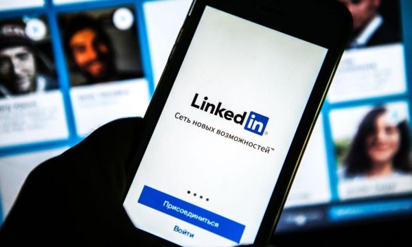 LinkedIn obwiniony o presję na subskrypcję Premium.