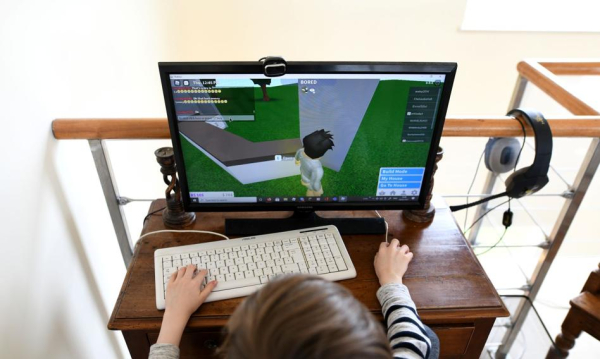 Cyfrowy kalifat w Robloxie i Minecrafcie. Tak terroryści rekrutują polskie&hellip;