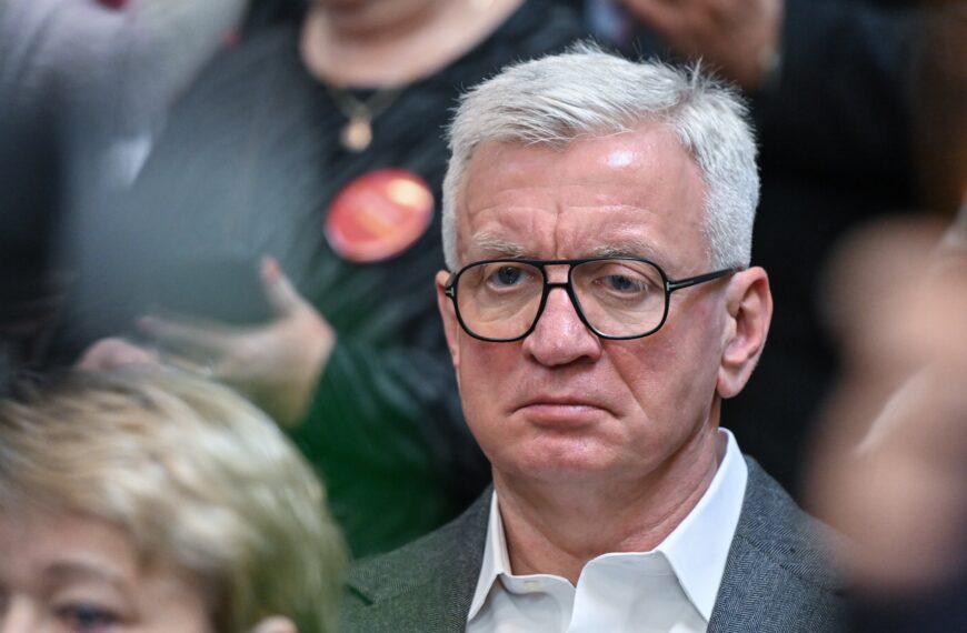 Polskie życie 80 Osoby, które oblały tortem Jacka Jaśkowiaka, usłyszały zarzuty. Grozi im kara do trzech lat pozbawienia wolności.