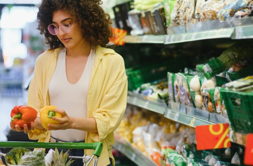 Supermarket czy dyskont? Analiza ujawnia, gdzie faktycznie zyskujemy czas