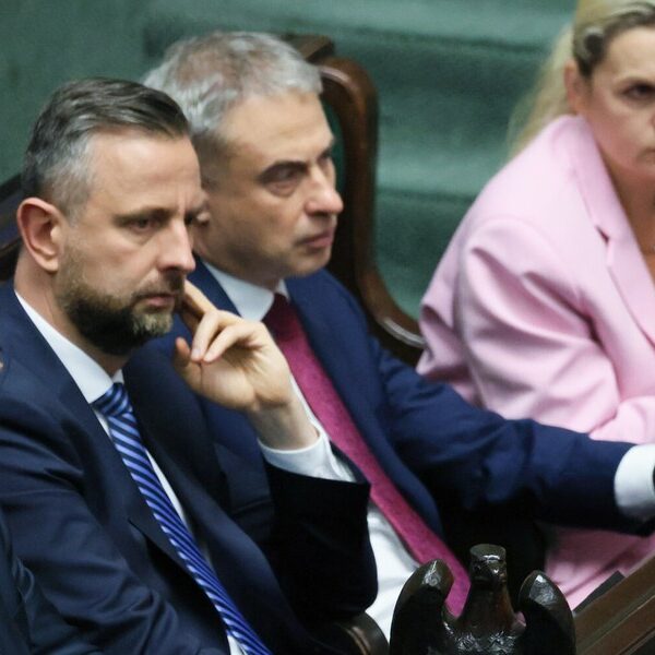 Polskie życie 108 Wynagrodzenia w ministerstwach osiągają rekordowe poziomy. Takie kwoty budzą zdumienie.