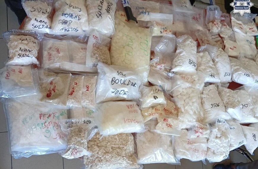 Uderzenie w narkobiznes na Górnym Śląsku. Znaleziono ponad dwieście kilogramów środków odurzających.