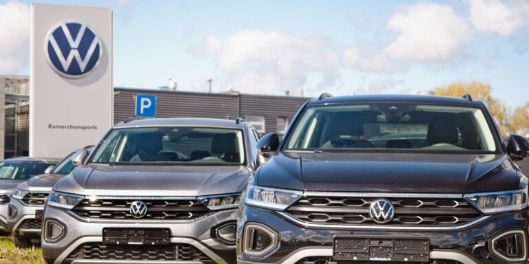 Trzy z sześciu członków zarządu Volkswagena postrzegają firmę jako zagrożoną. 9