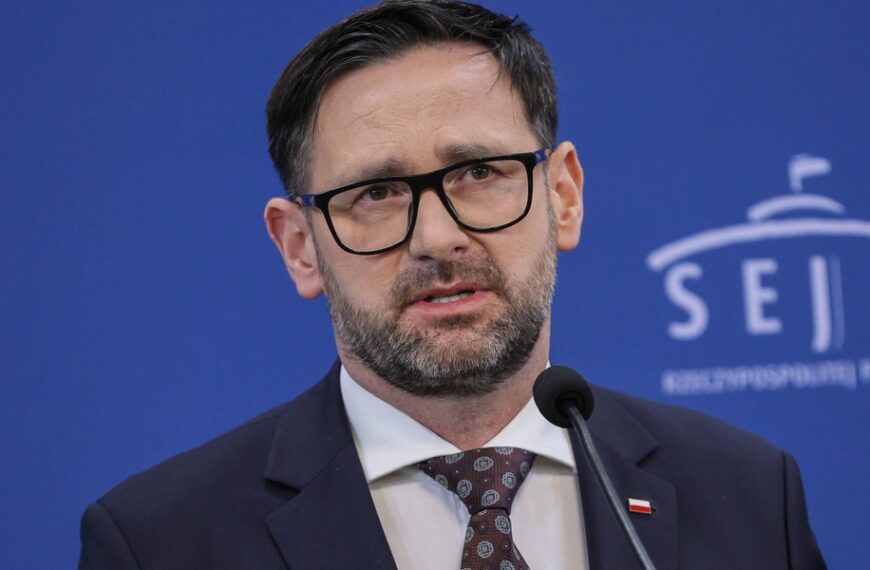 Polskie życie 18 Daniel Obajtek atakuje prezesa Orlenu Ireneusza Fąfarę. „Po co był ten konkurs”