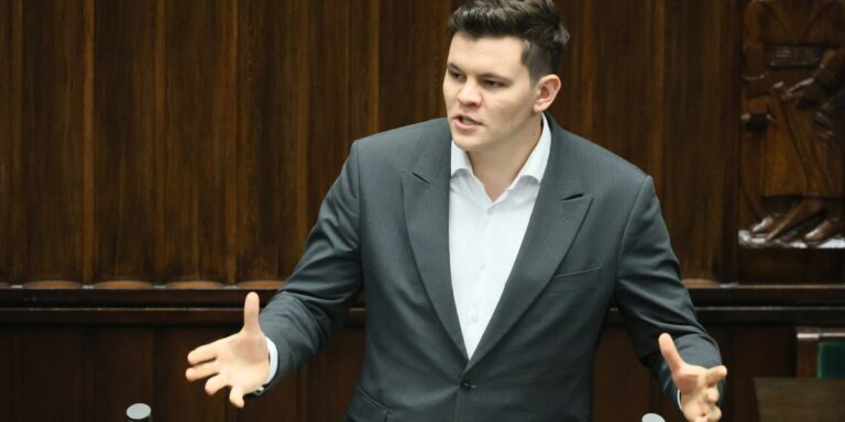 Projekt ustawy o kryptowalutach, określany jako "ratunkowy", powraca do polskiego parlamentu po zawetowaniu przez prezydenta. 1