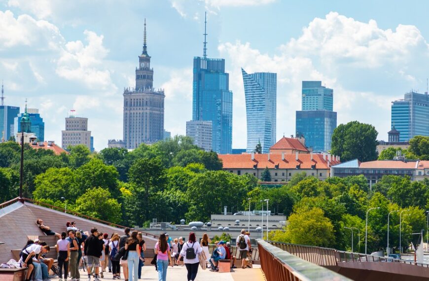 Polskie życie 21 Wskaźnik klimatu gospodarczego wzrasta w czerwcu. Przedsiębiorstwa nastawione optymistycznie, lecz z rezerwą.