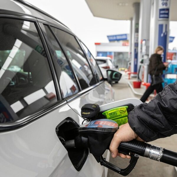 Informacje o najwyższych dopuszczalnych cenach paliw na piątek: Minister energetyki&hellip;