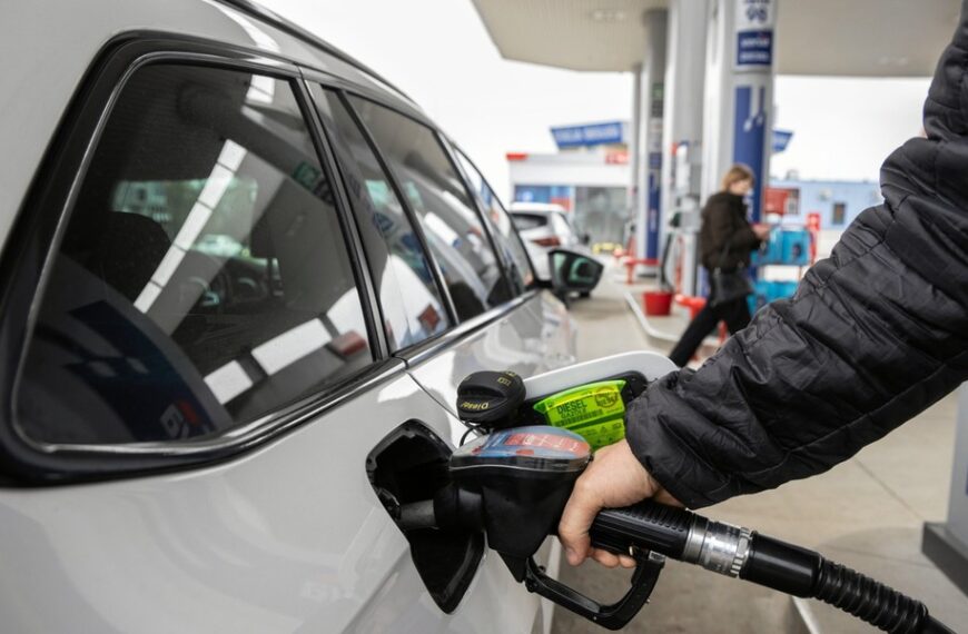Informacje o najwyższych dopuszczalnych cenach paliw na piątek: Minister energetyki opublikował komunikat.