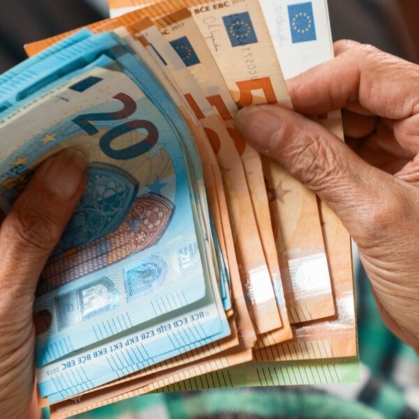 Polskie życie 45 Bruksela i Seul zawarli umowę handlową dotyczącą cyfrowej wymiany. Przedsiębiorcy…