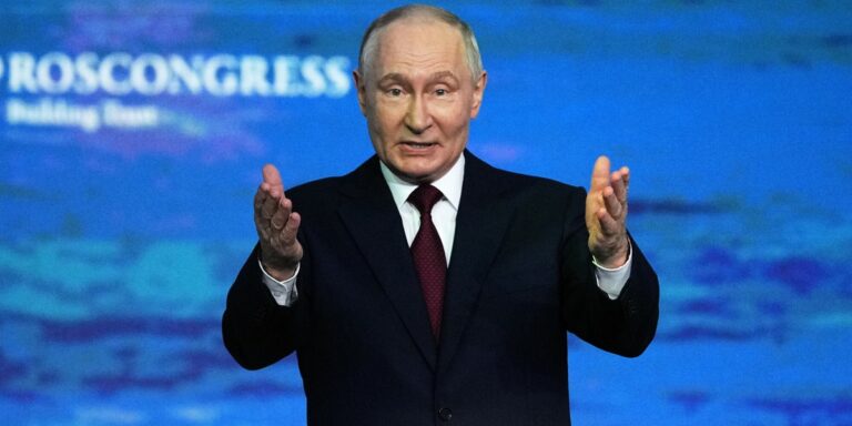 Wystąpienie Putina na forum w Petersburgu. "Przywództwo BRICS nabiera siły" 2 Wystąpienie Putina na forum w Petersburgu. "Przywództwo BRICS nabiera siły" 2