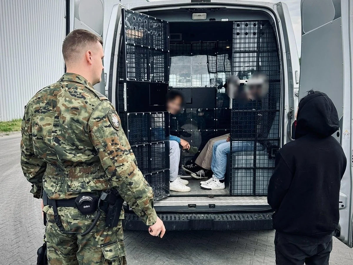 Krajowe polowanie. Niemal dwa tysiące aresztowanych. Zaplanowano wydalenia. 2