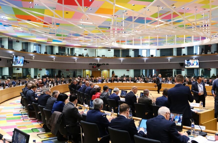 Polskie życie 27 Unia Europejska w obliczu zagrożenia ze strony Chin. Donald Tusk określi priorytety…