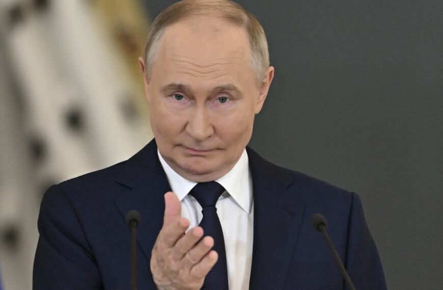 Polskie życie 33 Władimir Putin obawia się infekcji. Niespodziewane żądanie na Petersburskim Forum Ekonomicznym
