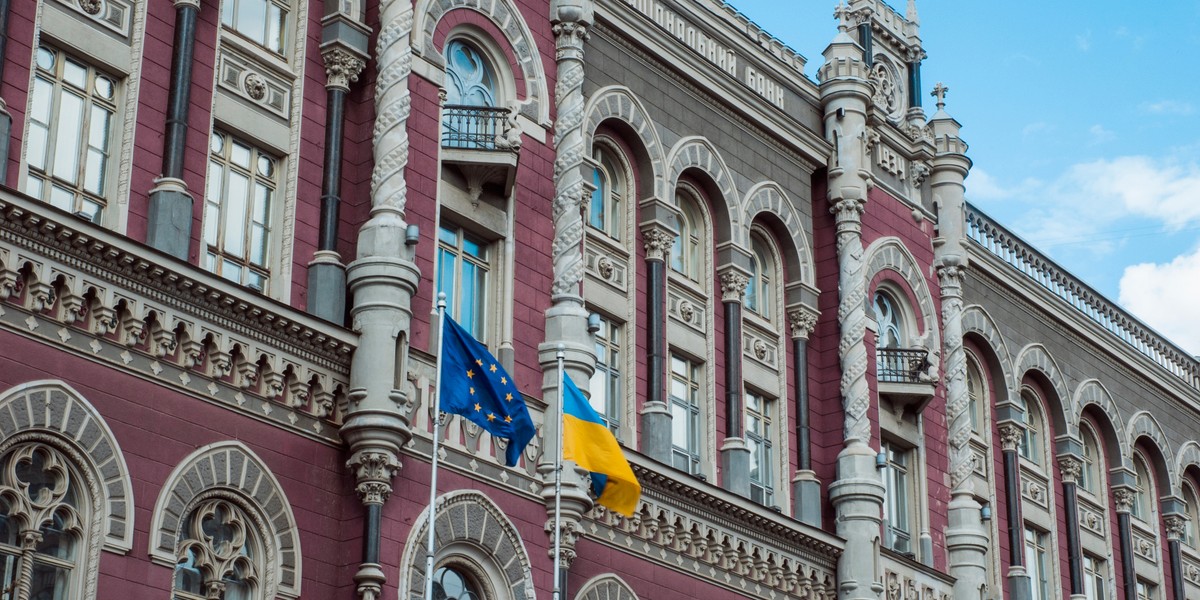 Ukraińskie zasoby walutowe się zmniejszyły. Narodowy bank komentuje 2 Budynek NBU w Kijowie