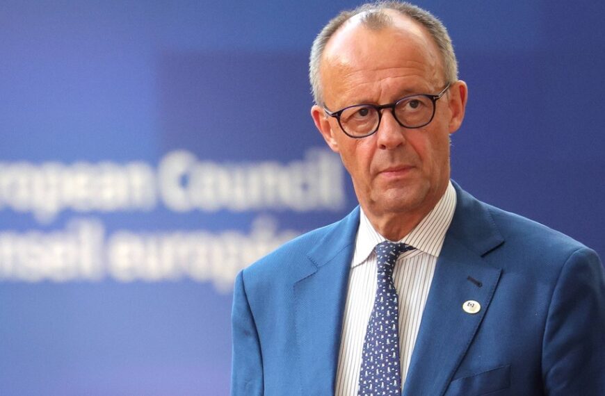 Polskie życie 28 Friedrich Merz odrzuca nowe zadłużenie Unii Europejskiej. Domaga się zrównoważonej polityki budżetowej.