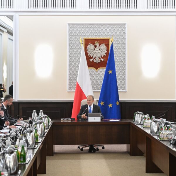 Zarobki lekarzy. Donald Tusk o projekcie ich kontroli. Rząd już&hellip;
