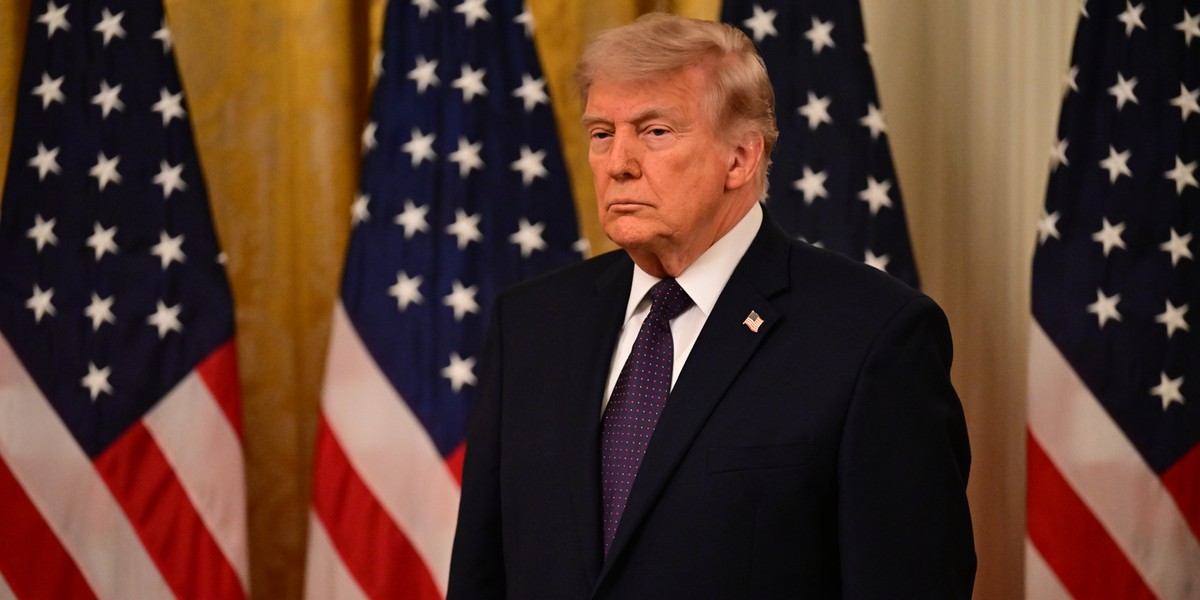 Stany Zjednoczone wprowadzają nowe taryfy, które mogą dotknąć 60 krajów. Donald Trump "buduje ponownie granicę". 2 Donald Trump zapowiedział nowe cła