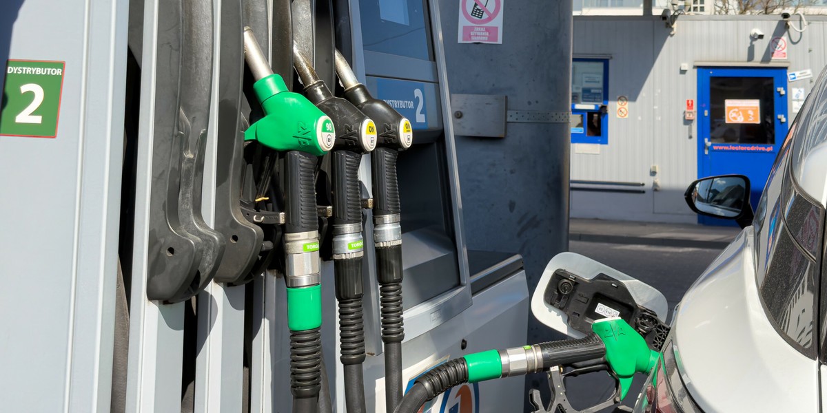 Szef resortu energii podał ceny paliw na nadchodzący weekend. Mogą to być końcowe dni sieci CPN. 2 Minister energii ogłosił nowe maksymalne ceny paliw