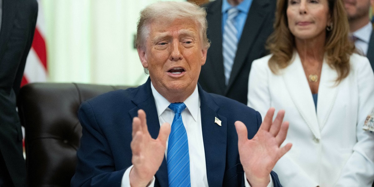 Donald Trump zszokował swoją wypowiedzią na temat inflacji. "Kocham inflację" 2 Donald Trump w Gabinecie Owalnym