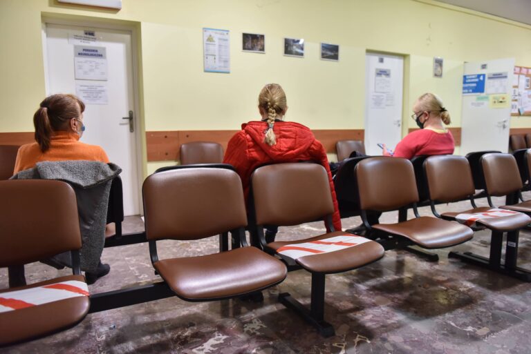 Badania serca, piersi i wirusa HPV. Narodowy Fundusz Zdrowia może zaprzestać finansowania tych świadczeń w niektórych placówkach. 5