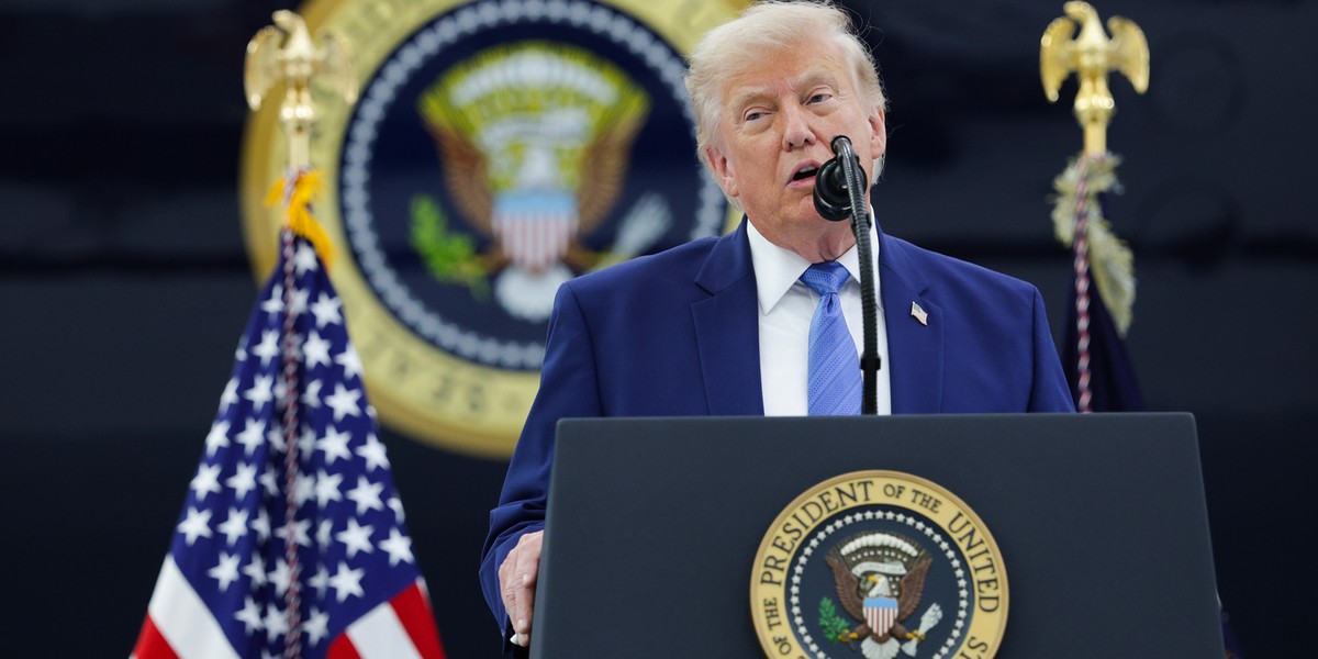 Donald Trump opowiada o kulisach umowy z Iranem. Pragnął zapobiec katastrofie 2 Prezydent Donald Trump 19 czerwca w w bazie lotniczej Andrews Air Force Base