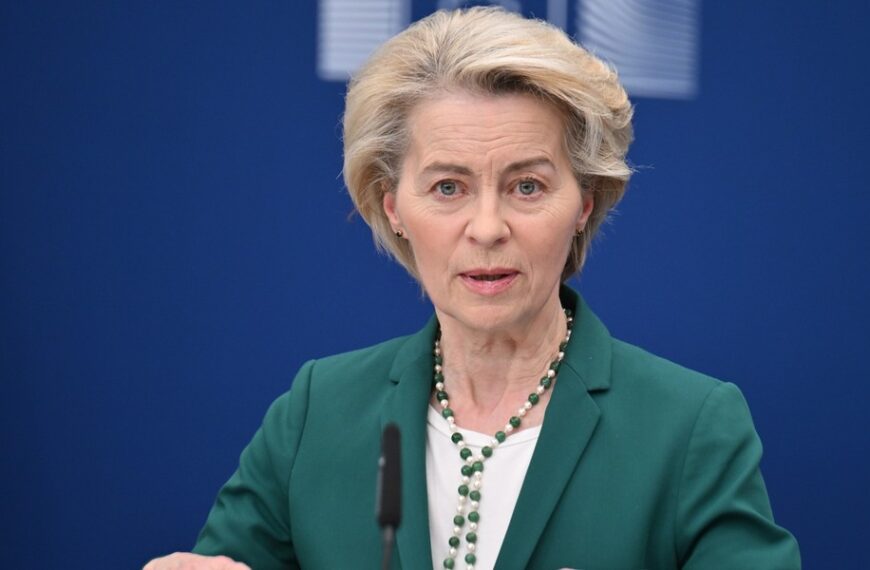 Polskie życie 27 Unia Europejska pragnie zredukować biurokrację. Dwa państwa sprzeciwiają się