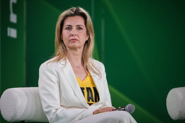 Siła społeczna w Polsce. Sprawozdanie ukazuje obawy i nadzieje Polaków 342 Siła społeczna w Polsce. Sprawozdanie ukazuje obawy i nadzieje Polaków 19