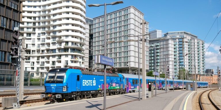 Erste Bank Polska organizuje specjalny pociąg do Wiednia. Akcja jest częścią kampanii rebrandingowej. 4