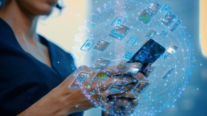 AI, cyfrowe bliźniaki sieci i światłowody wykrywające zagrożenia. Innowacje w telekomunikacji