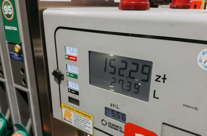 Polskie życie 27 Najwyższe stawki za paliwo ponownie rosną. Szef resortu wydał rozporządzenie