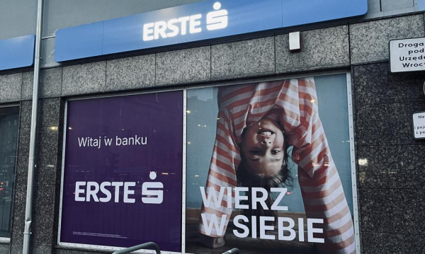 Bonusowy zestaw 3 prezentów od Erste. Aż 1000 zł w gotówce i 4,50% oprocentowania dla wyższych depozytów.