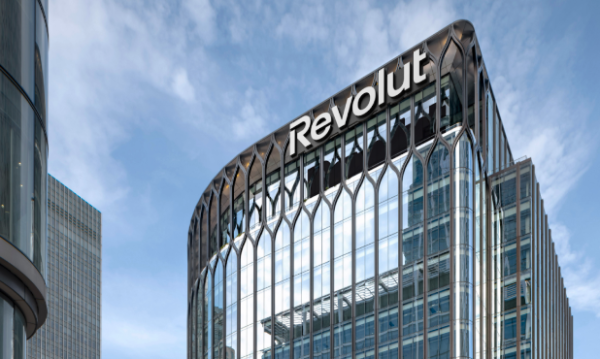 Revolut oferuje 100 zł za otwarcie konta. Do czego można potem wykorzystać te środki?