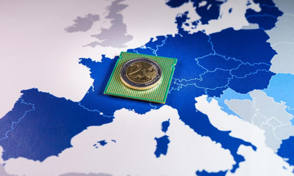 Polskie życie 52 Cyfrowa zależność Starego Kontynentu. Komisja Europejska rusza do zaciętej walki