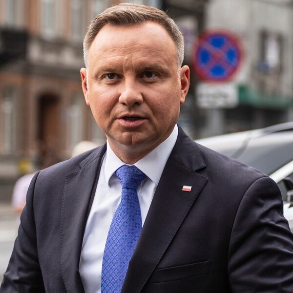 Polskie życie 51 Milionowe przychody za książkę Andrzeja Dudy. To był pierwszy projekt…