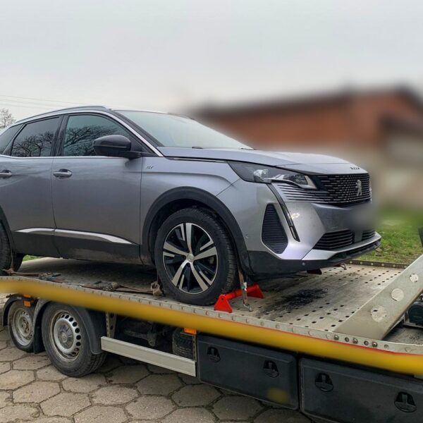 Przykryto gang paserów kradzionych aut, który oszukał między innymi wicepremiera&hellip;