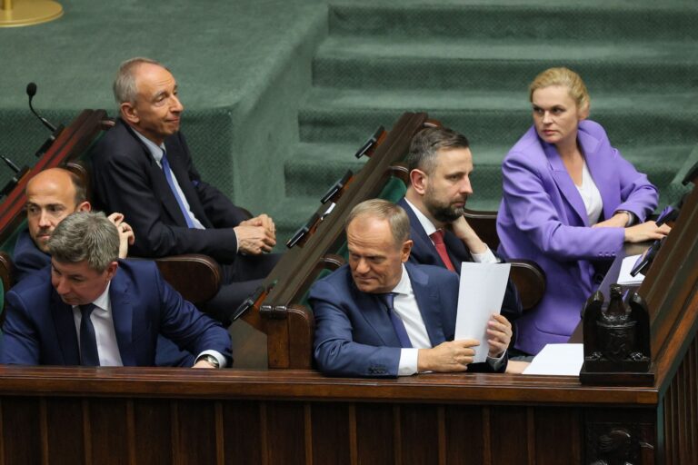 Sondaż: Walka z drożyzną czy budowa CPK? Polacy wskazują najważniejsze zadania rządu 4