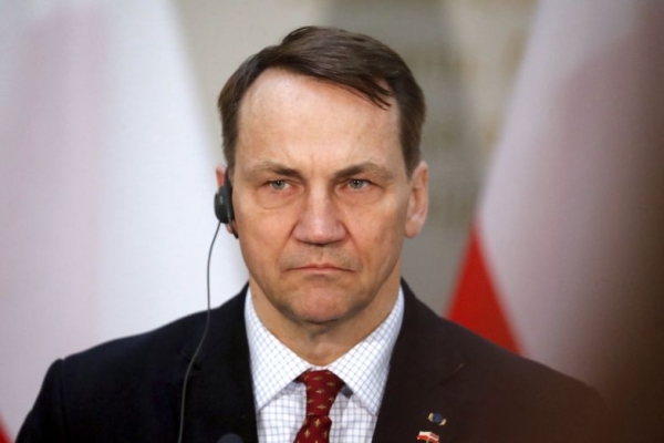 "Jest ściernisko". Radosław Sikorski uderza w Izerę