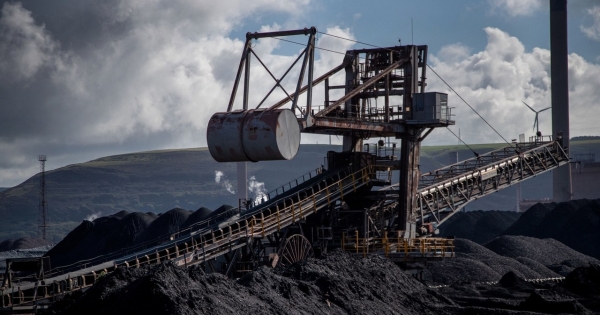 Hutnicy z Port Talbot w Walii ogłosili strajk, który będą prowadzić do odwołania /AFP